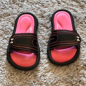 Girls 4D Foam Under amour slides